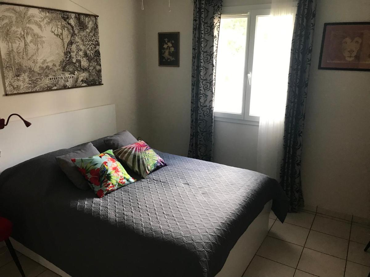 Chambre Du Merle Illats Exterior photo